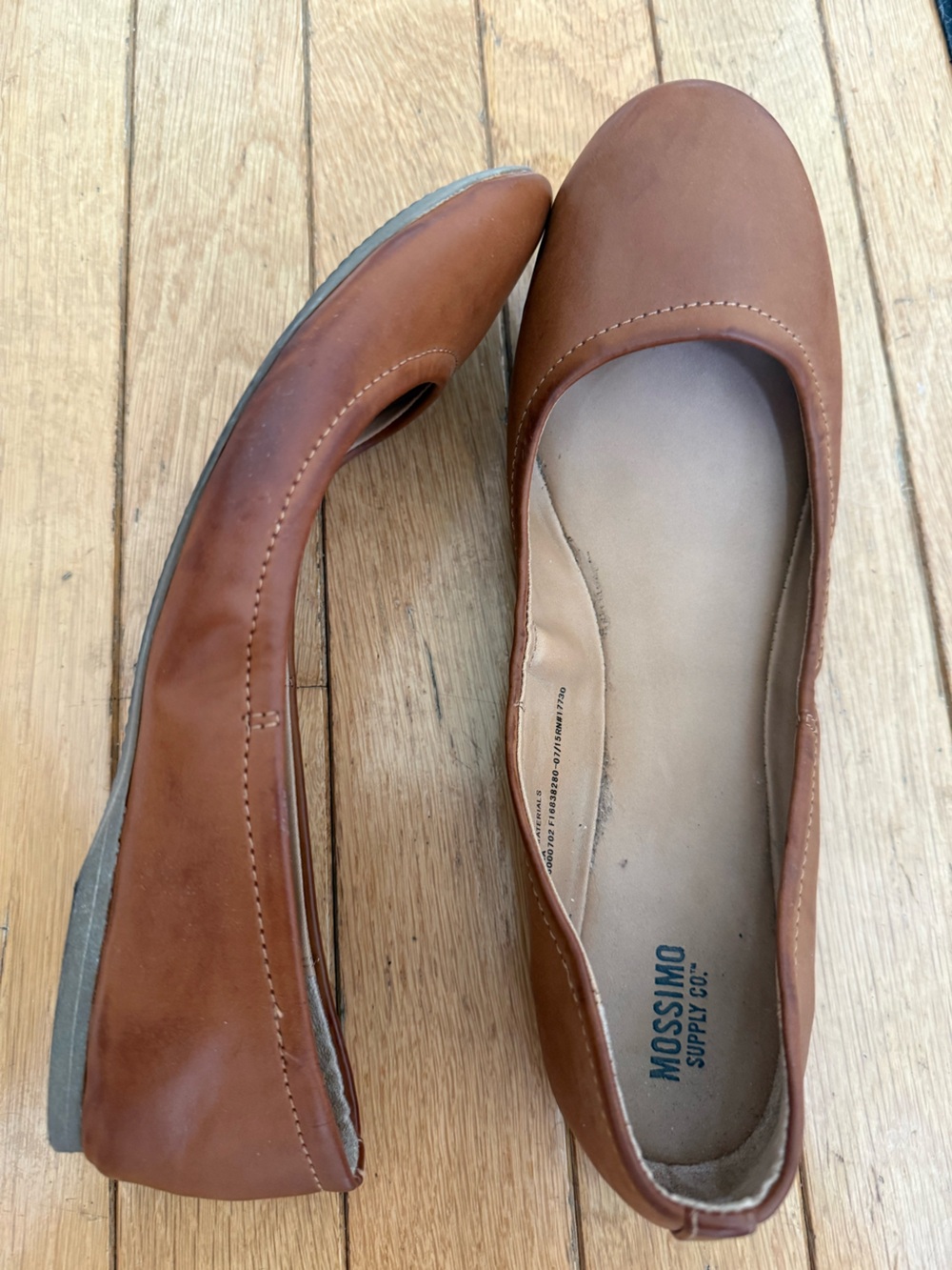 Mossimo Supply Co. Tan Leather Slip-On Ballet Flats